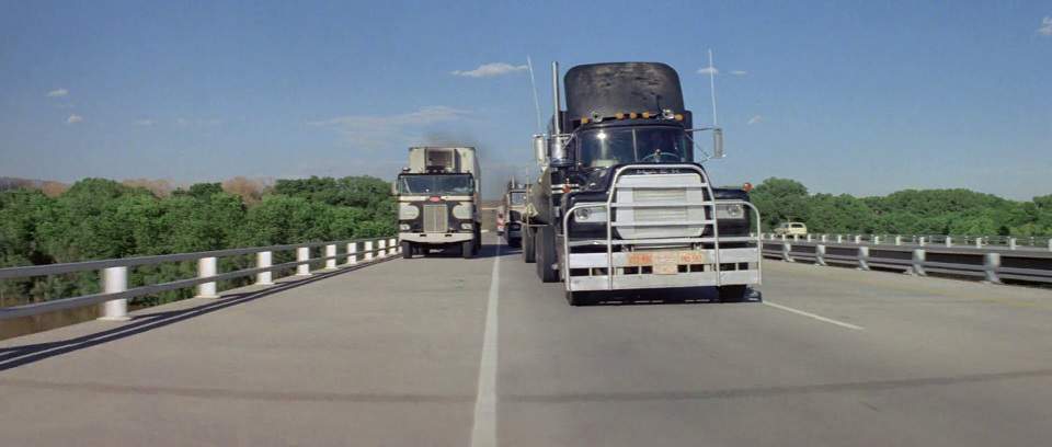 Peterbilt 352
