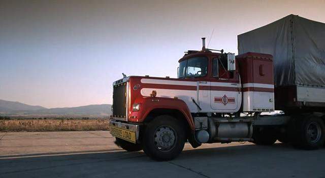 Mack Super-Liner