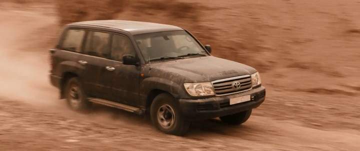 2005 Toyota Land Cruiser in Close