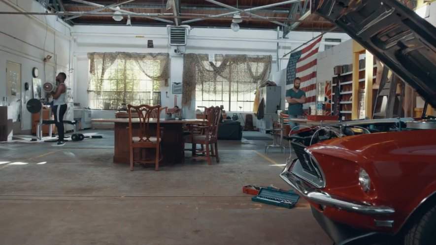 1969 Ford Mustang in Alien Warfare