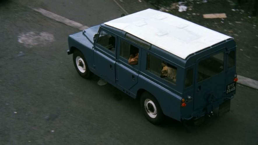 Land-Rover 109'' Series IIa Station Wagon