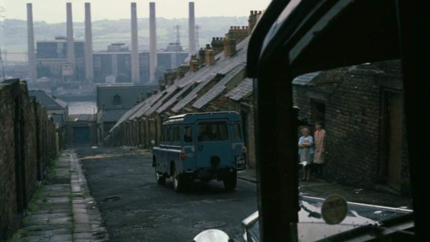 Land-Rover 109'' Series IIa Station Wagon