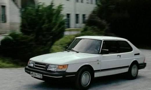 SAAB 900