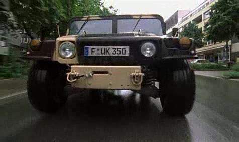 AM General HMMWV M1026 in Crazy Race