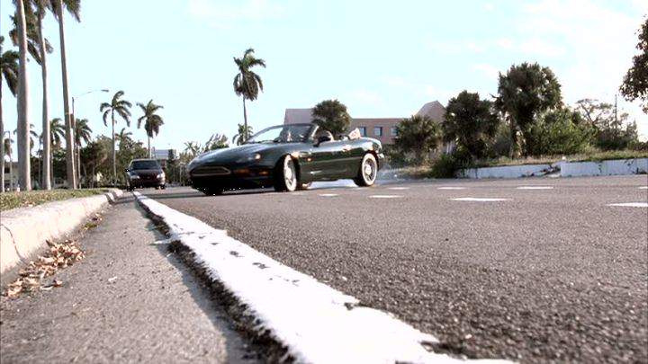 Aston Martin DB7 Volante