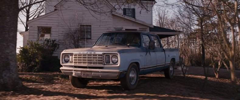 Dodge D-200
