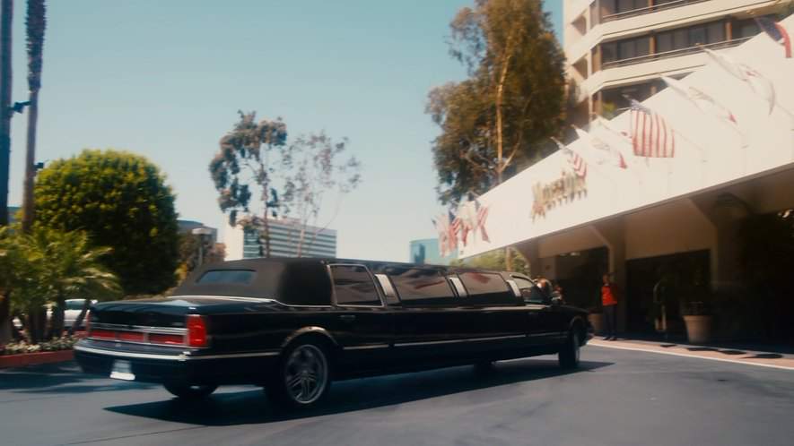 Lincoln Town Car Stretched Limousine