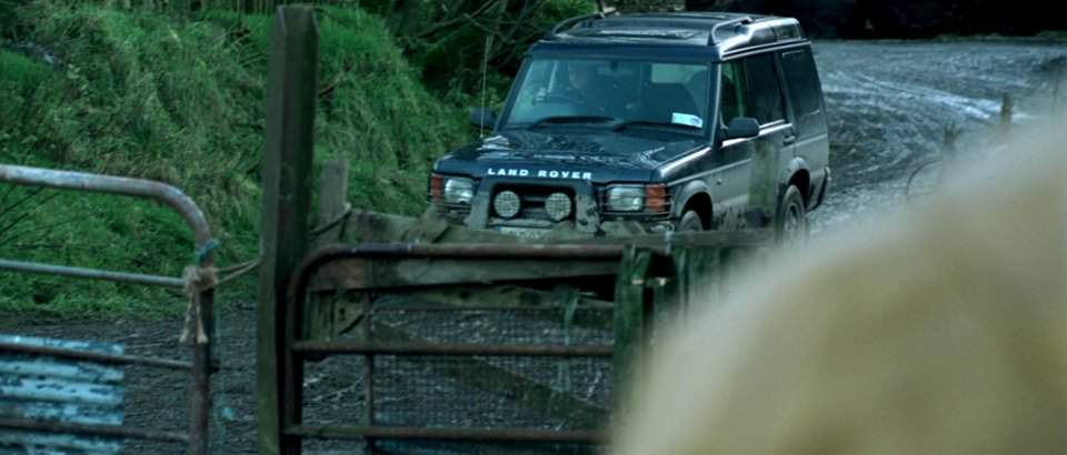 1999 Land-Rover Discovery Series II in Isolation
