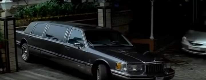 Lincoln Town Car Stretched Limousine