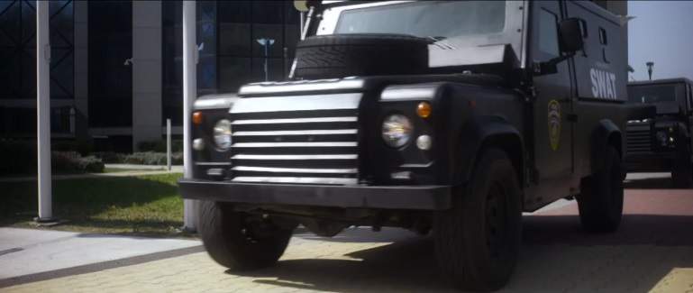 Land-Rover Defender 110