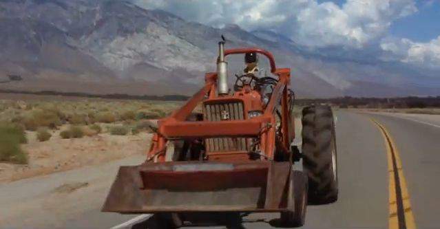 International Harvester Farmall 656 in Electroma