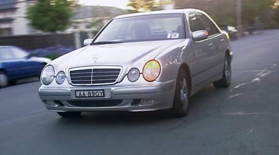Mercedes-Benz E 240