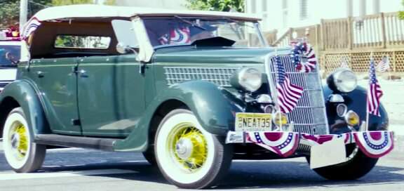 Ford V8 De Luxe