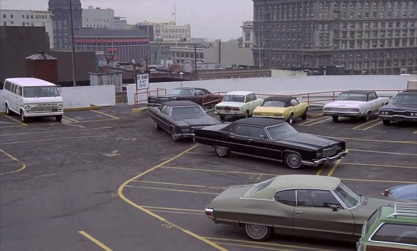 Pontiac Luxury LeMans
