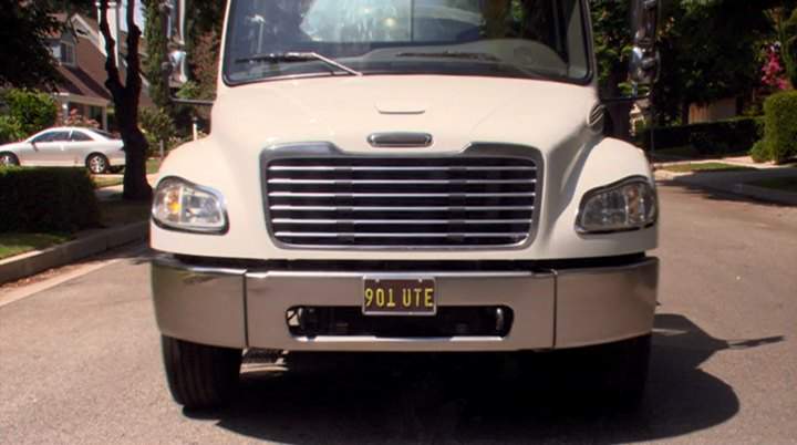 Freightliner Business Class M2 106