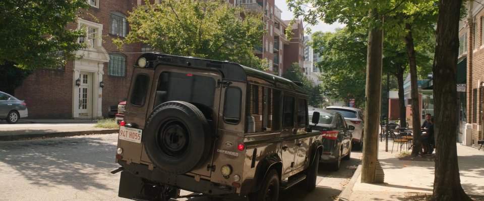 Land-Rover Defender 110 Station Wagon