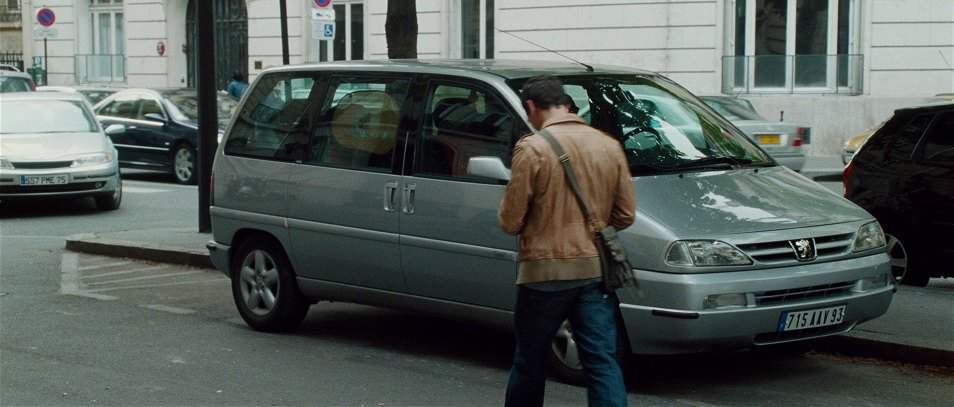 Peugeot 806