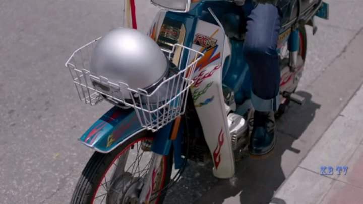 Suzuki RC 100