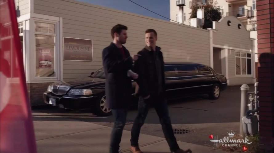 Lincoln Town Car Stretched Limousine
