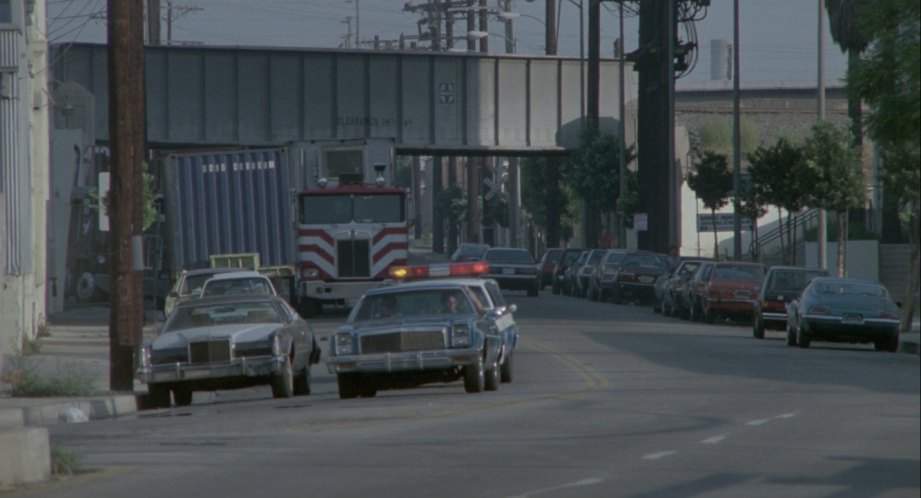 Lincoln Continental Mark IV