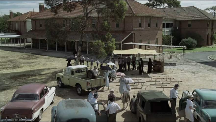 Land-Rover 109'' Series III Pickup