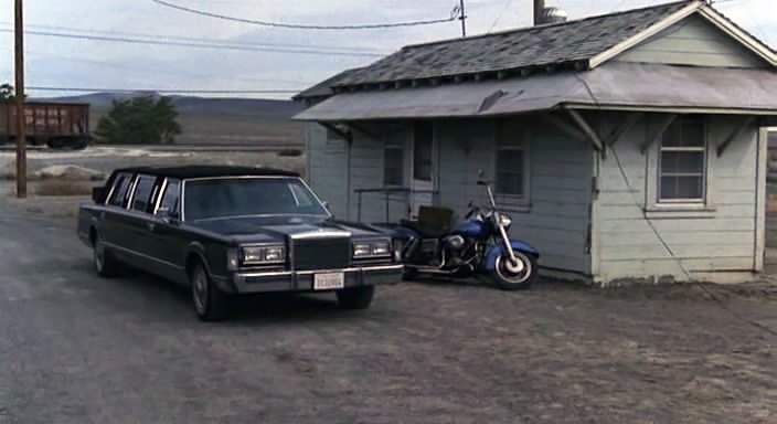 Lincoln Town Car Stretched Limousine