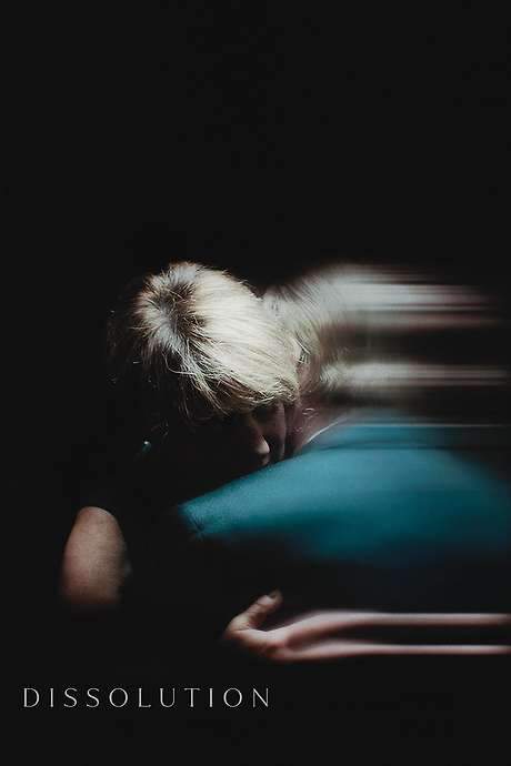 A woman is forced to confront her elderly husband’s physical deterioration when they meet to sign their divorce papers.