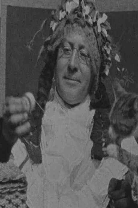 Grandma Threading Her Needle (1900) movie poster