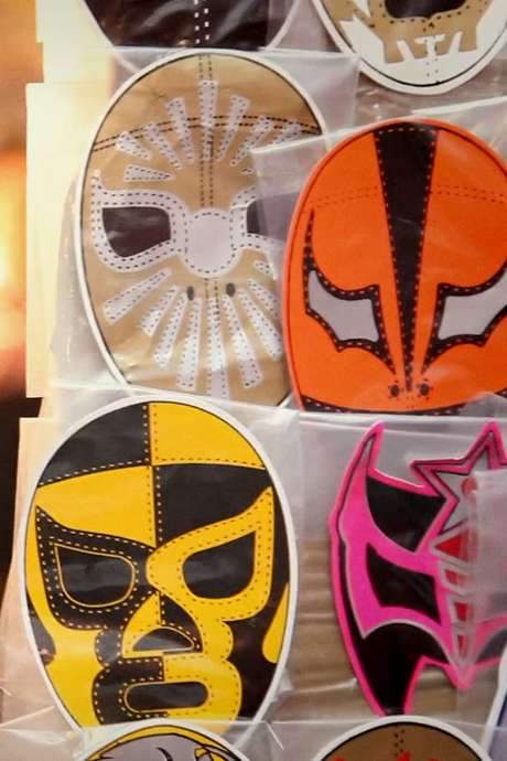 Luna Magica is a talented Lucha Libre wrestler in Mexico City, striving to become a world champion. Balancing her demanding career with the responsibilities of being a single mother, she faces challenges both inside and outside the wrestling ring as she pursues her dream.