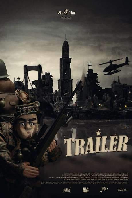 A trailer is filmed for a large-scale disaster movie, intended to draw a wide audience. However, the production team discovers that the staged scenes and the voice-over narration, inspired by American conventions, don’t quite align with the film's apocalyptic storyline and the lead actor's performance.