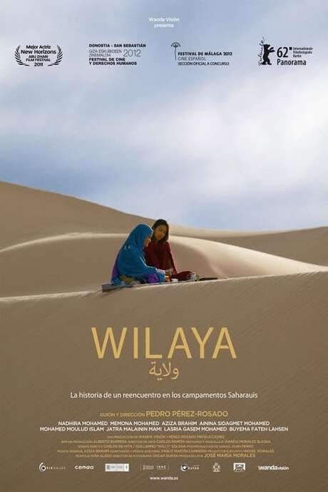 After 16 years in Spain, Fatimetu returns to the Wilaya of Smara for her mother’s funeral, where she reunites with brother Jatri—expecting his first child with wife Aichetu—and sister Hayat. Jatri reveals the will leaves her the family Khaimah and the duty to care for Hayat. Reluctantly, she accepts, unsure how to look after her sister when she can barely care for herself.