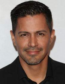 Jay Hernandez