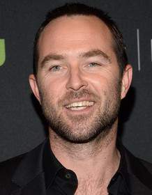 Sullivan Stapleton