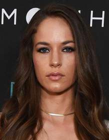 Alexis Knapp