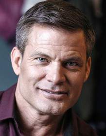 Casper Van Dien
