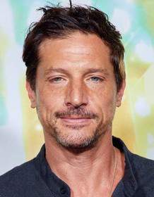 Simon Rex