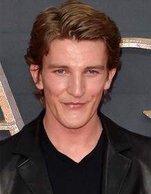 Ewan Mitchell