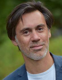 Emmanuel Mouret