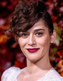 Lizzy Caplan