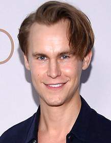 Rhys Wakefield